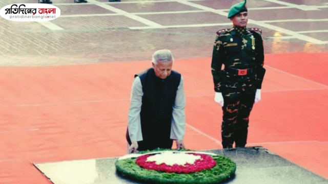 শহীদ বুদ্ধিজীবী স্মৃতিসৌধে শ্রদ্ধা জানালেন প্রধান উপদেষ্টা