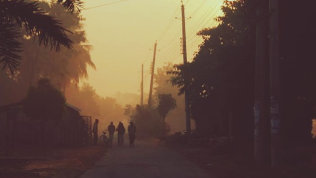 রংপুরে ঝলমলে রোদের আড়ালে মৃদু শৈতপ্রবাহ