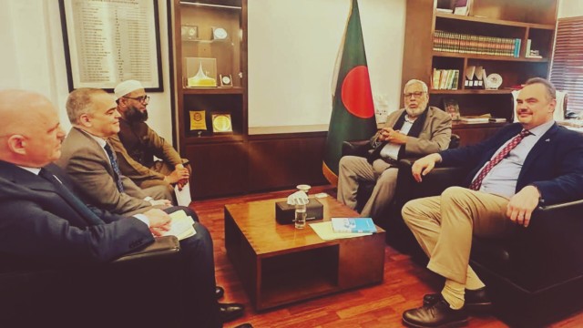 জ্বালানি খাতে মার্কিন বিনিয়োগ বাড়াতে উপদেষ্টা ফাওজুল কবিরের সাথে রাষ্ট্রদূত ক্রিস্টেনসেনের বৈঠক