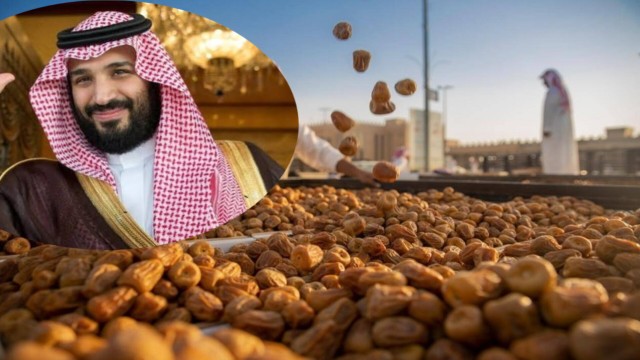 বাংলাদেশে নিযুক্ত সৌদি আরবের বাদশাহ সালমান বিন আবদুল আজিজ আল সৌদের পক্ষ থেকে উপহার হিসেবে পাঠানো খেজ...