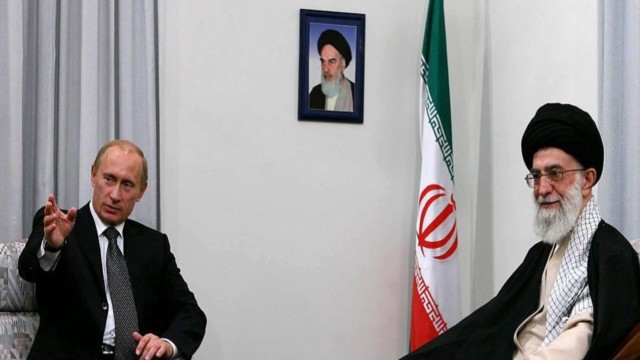 মিত্রদের পতনে পুতিনের অবস্থান: গাদ্দাফি থেকে খামেনি