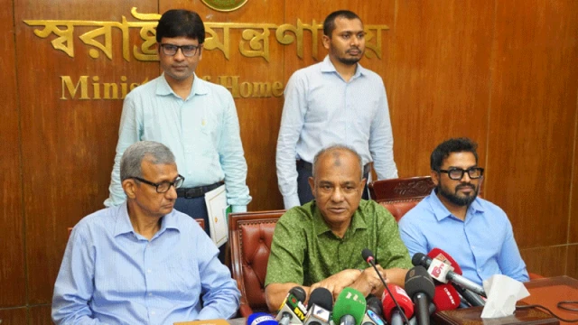 কোরবানির ১২ ঘণ্টার মধ্যে বর্জ্য অপসারণ করা হবে- স্বরাষ্ট্র  উপদেষ্টা