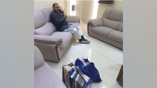 ৫০ লাখ টাকাসহ বিমানবন্দর থেকে ঠাকুরগাঁও জেলা জামায়াত আমির আটক