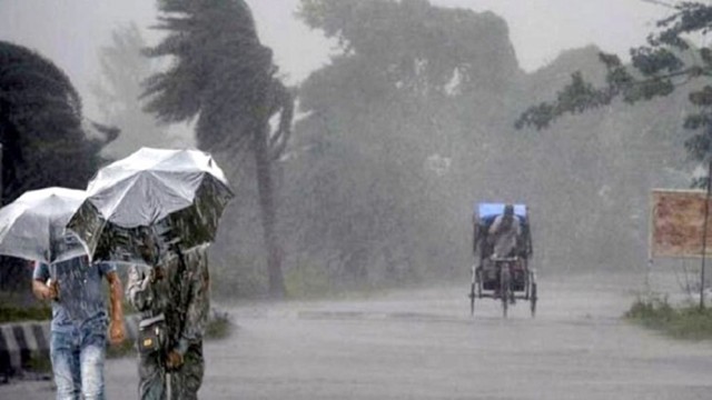দুপুরের মধ্যে ঝড়-বৃষ্টি হতে পারে ১০ জেলায়, নদীবন্দরে ১ নম্বর সংকেত