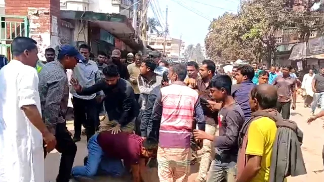 কালিগঞ্জে বিএনপি কার্যালয়ে রাশেদ খানের সভা, সংঘর্ষে পুলিশসহ আহত ১৩