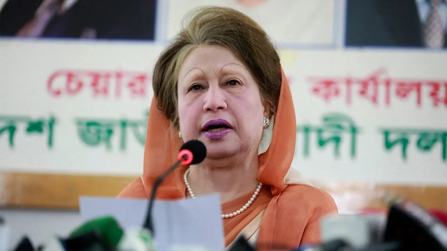 এয়ার অ্যাম্বুলেন্সে দেশে ফিরছেন খালেদা জিয়া, ৫ মে আসছেন লন্ডন থেকে