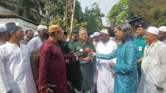 গণতান্ত্রিক পরিবেশে এবারের ঈদের আনন্দ ভিন্ন" —  আমির খসরু