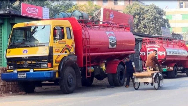 পর্দার অন্তরালে রাঘববোয়ালরা, ধরাছোঁয়ার বাইরে মূল হোতারা