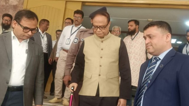 গুজব নাকি পরিবর্তন? কেন্দ্রীয় ব্যাংক ছেড়েছেন গভর্নর আহসান এইচ মনসুর