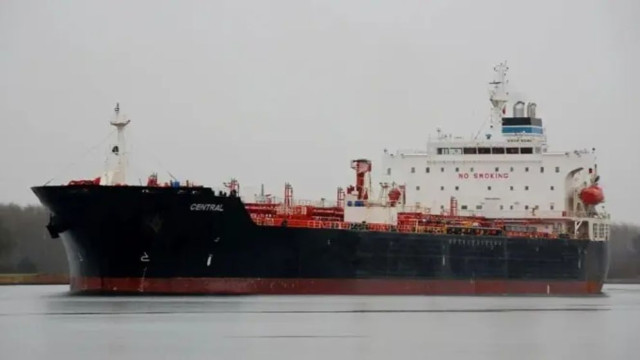 মালয়েশিয়া থেকে ২৭ হাজার টন অকটেন নিয়ে চট্টগ্রামে পৌঁছালো ‘এমটি সেন্ট্রাল স্টার’