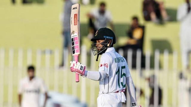 বাংলাদেশের দ্বিতীয় ব্যাটার  হিসেবে ১৫ হাজার রানের মাইল ফলক মুশফিকের