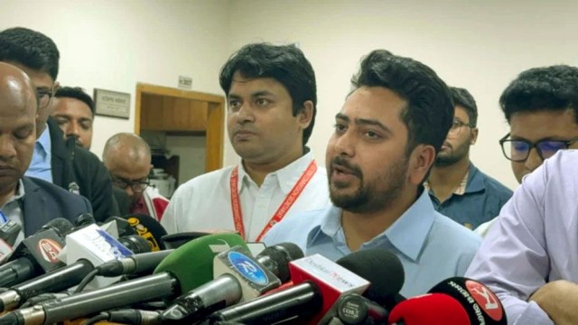 রাজনৈতিক পরিস্থিতি বিবেচনায় তফসিল ঘোষণার আহ্বান নাহিদের