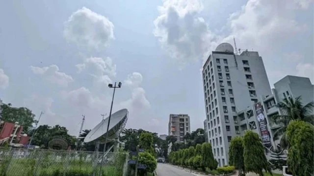 ঢাকার আবহাওয়া আজ প্রধানত শুষ্ক থাকতে পারে, বাড়তে পারে তাপমাত্রা