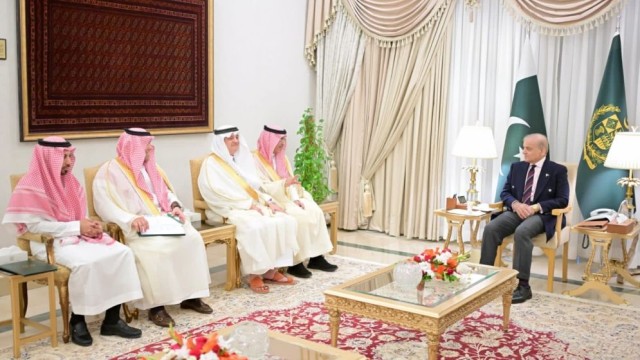 পাকিস্তানের অর্থনীতিতে স্বস্তির সুবাতাস, বড় সহযোগিতার আশ্বাস সৌদি আরবের