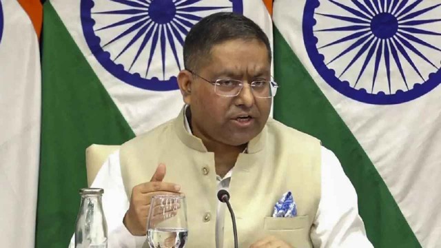 শেখ হাসিনাকে প্রত্যর্পণের অনুরোধ পর্যালোচনা করা হচ্ছে : ভারত