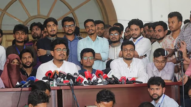 স্বপ্নের ক্যাম্পাস’ গড়ার অঙ্গীকার ভিপি সাদিকের, ভুল শুধরে দেওয়ার আহ্বান জিএস ফরহাদের
