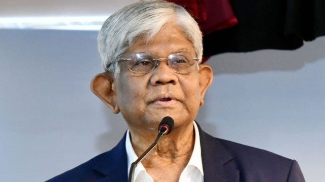 ‘জানলে যে সব বলে দিতে হবে, সেটা তো না’ — অর্থ উপদেষ্টা সালেহউদ্দিন