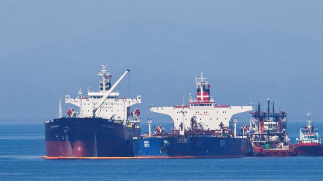 আরব সাগরে ইরানের ৩টি শ্যাডো ফ্লিট ট্যাংকার জব্দ করল ভারতীয় কোস্টগার্ড