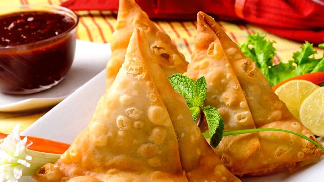 শীতের মৌসুমে ভাজাভুজি খাওয়ার পর করবেন এমন কিছু স্বাস্থ্যবিধি