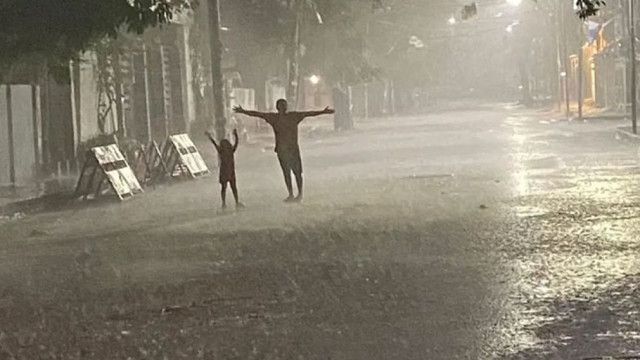 রাজধানীতে স্বস্তির বৃষ্টি, তাপপ্রবাহ কমার ইঙ্গিত