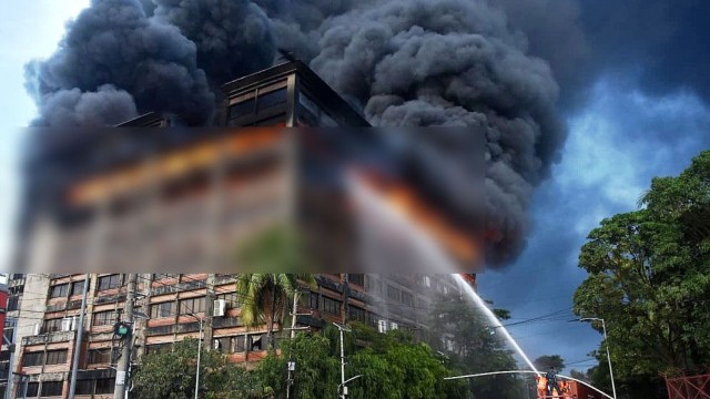 চট্টগ্রাম রপ্তানি প্রক্রিয়াকরণ অঞ্চল (সিইপিজেড) এলাকায় একটি কারখানায় আগুন পাঁচ ঘণ্টা পার হওয়ার পরও...