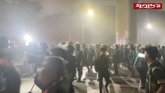 রণক্ষেত্র শাহবাগ: ৪৭তম বিসিএস পরীক্ষার্থীদের আন্দোলনে যান চলাচল বন্ধ