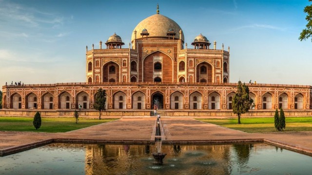 দিল্লিতে হুমায়ুনের সমাধির অংশ ধসে ৫ জন নিহত