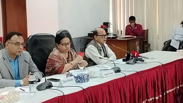 মাধ্যমিক পর্যন্ত শিক্ষাকে অবৈতনিক করার দাবি