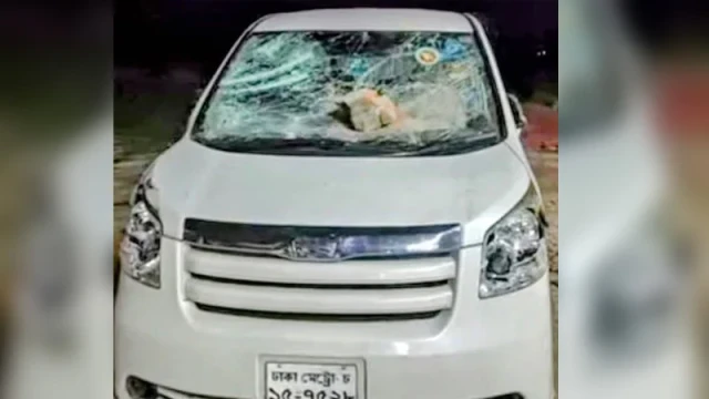 নেত্রকোনায় জামায়াত এমপি অবরুদ্ধ, গাড়িতে হামলা-ভাঙচুর