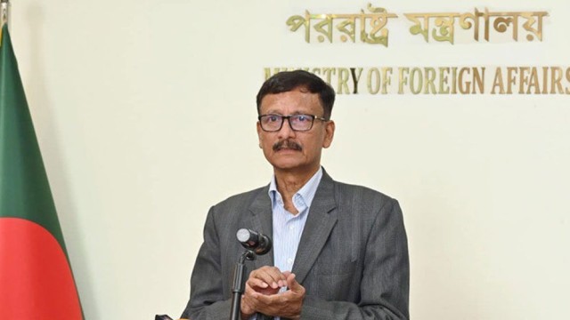 ভারতীয় কূটনীতিকদের পরিবারের প্রত্যাহার নিয়ে স্পষ্ট বার্তা দেখছে না ঢাকা