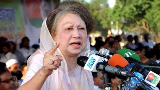 সংবিধান ‘ছুড়ে ফেলা’ প্রসঙ্গ: আসলে কী বলেছিলেন খালেদা জিয়া?