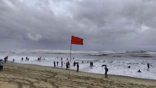 লঘুচাপের আভাস, ভারি বৃষ্টিতে প্লাবিত হতে পারে নিম্নাঞ্চল