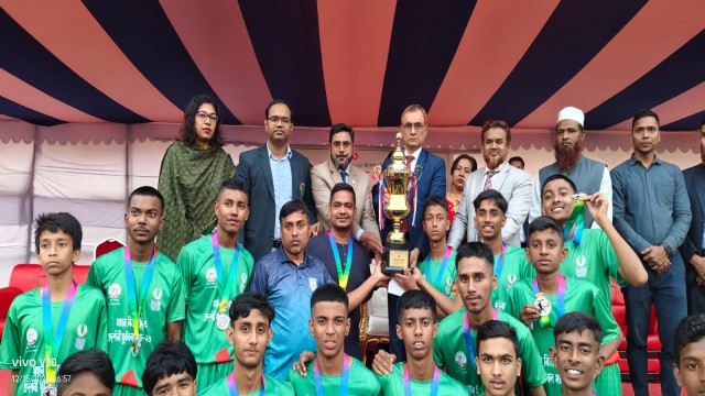 বিজয় দিবসে ঢাকায় প্রদর্শনী ফুটবল ও বিজয় দৌড়