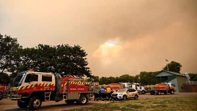 ভয়াবহ দাবানলে জ্বলছে অস্ট্রেলিয়ার ভিক্টোরিয়া, বিদ্যুৎহীন প্রায় ৩৮ হাজার স্থাপনা