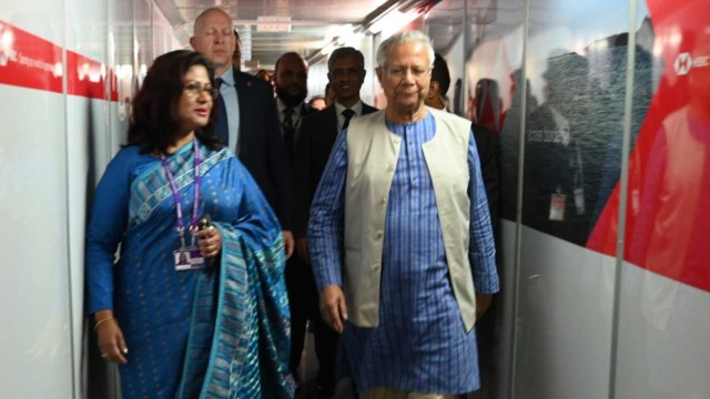 লন্ডনে পৌঁছেছেন প্রধান উপদেষ্টা