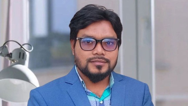 সামাজিক মাধ্যমে স্বরাষ্ট্রমন্ত্রীকে নিয়ে পোস্ট, বিশ্ববিদ্যালয় কর্মকর্তা বরখাস্ত