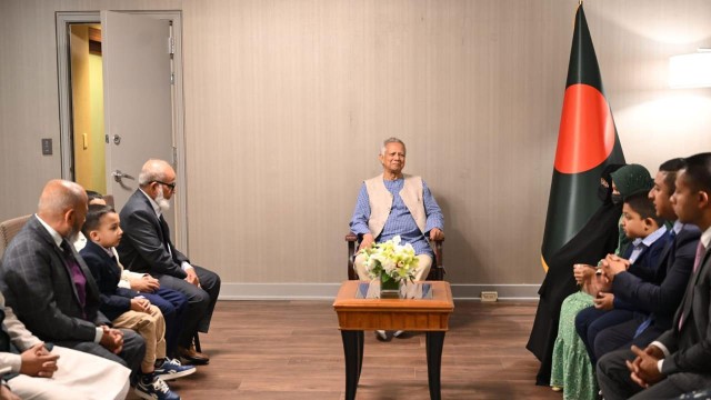 প্রধান উপদেষ্টার সঙ্গে নিহত পুলিশ কর্মকর্তা দিদারুল ইসলামের পরিবারের সাক্ষাৎ